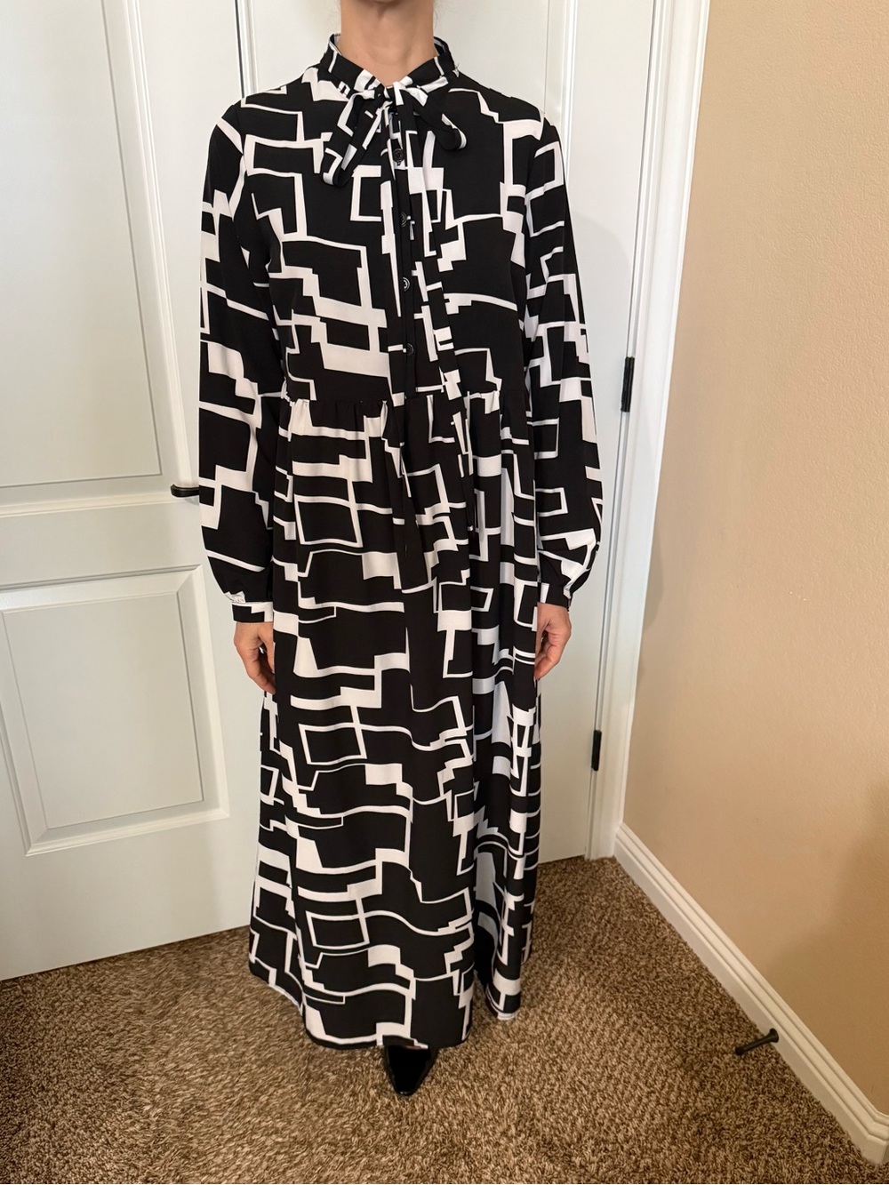 Geometric Print Maxi Dress in Black